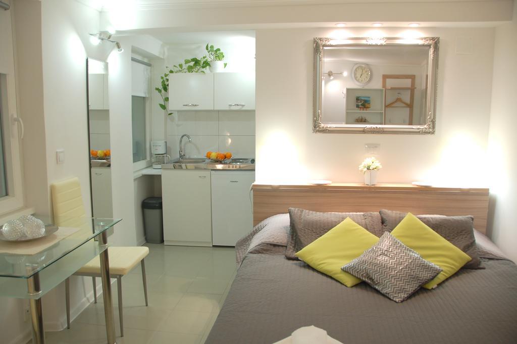 Studio "Sunrise" โรวีน ภายนอก รูปภาพ